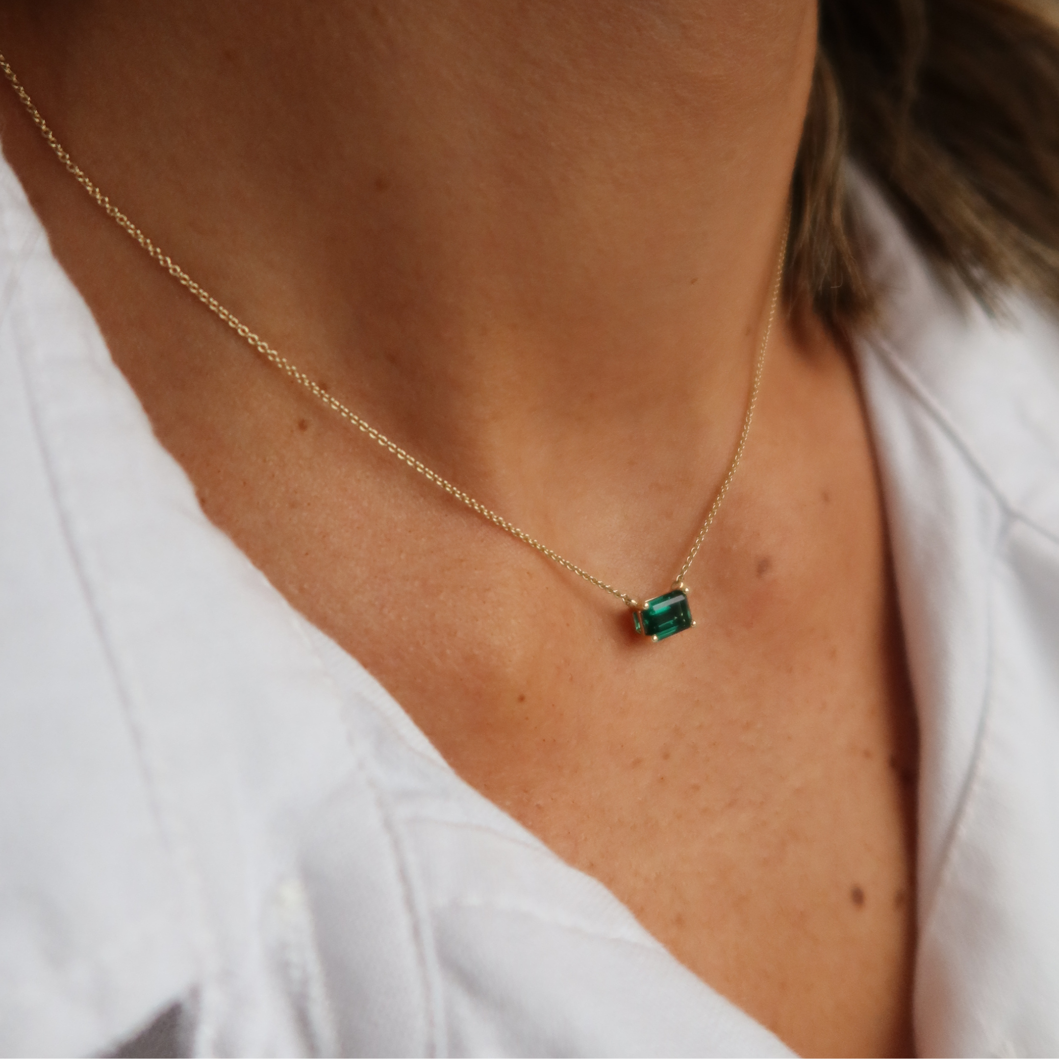 emerald green solid gold necklace - chic and affordable luxury fine jewellery