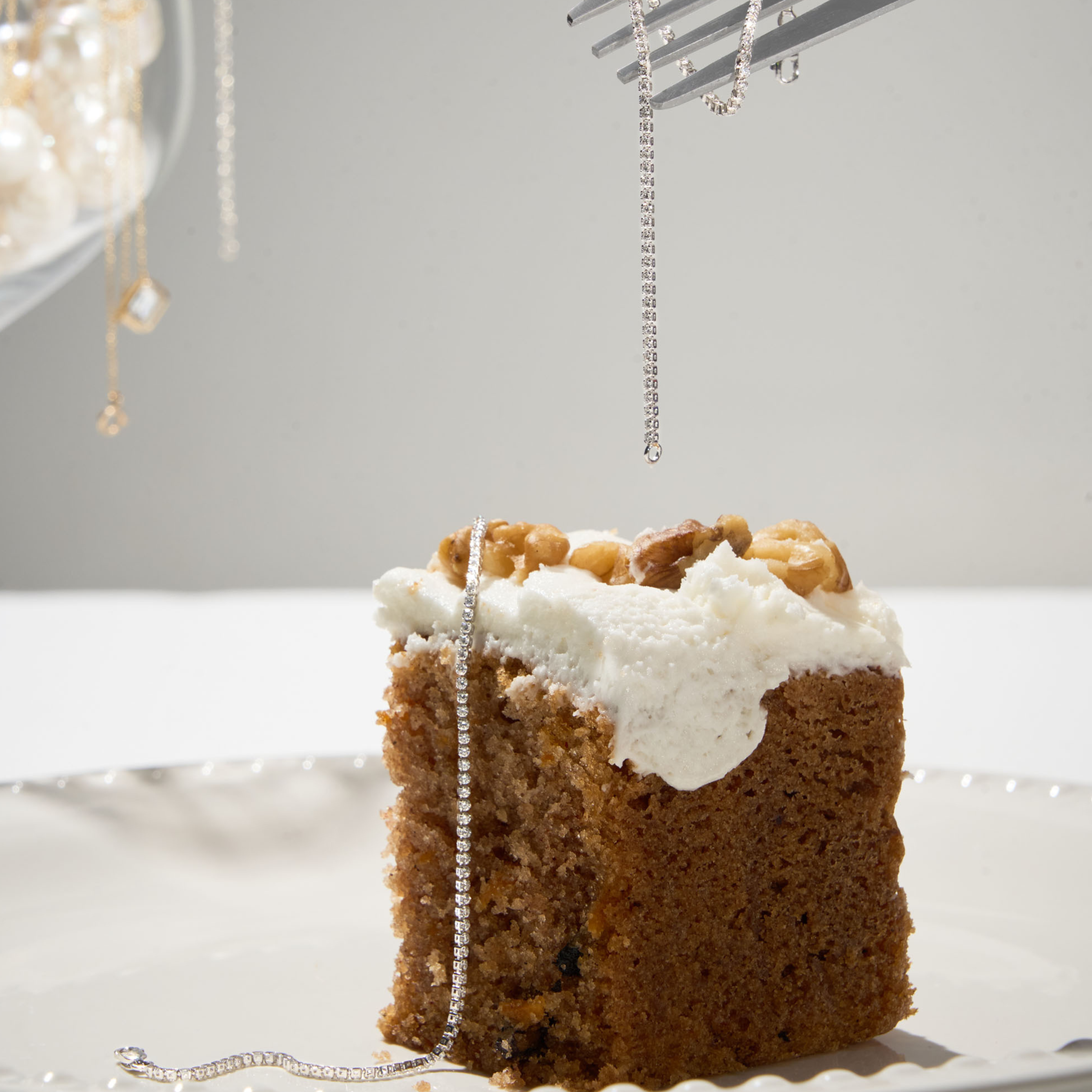 tennis bracelet with cake
